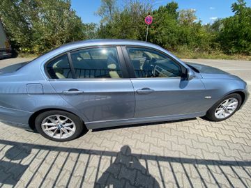 BMW 325 - 8