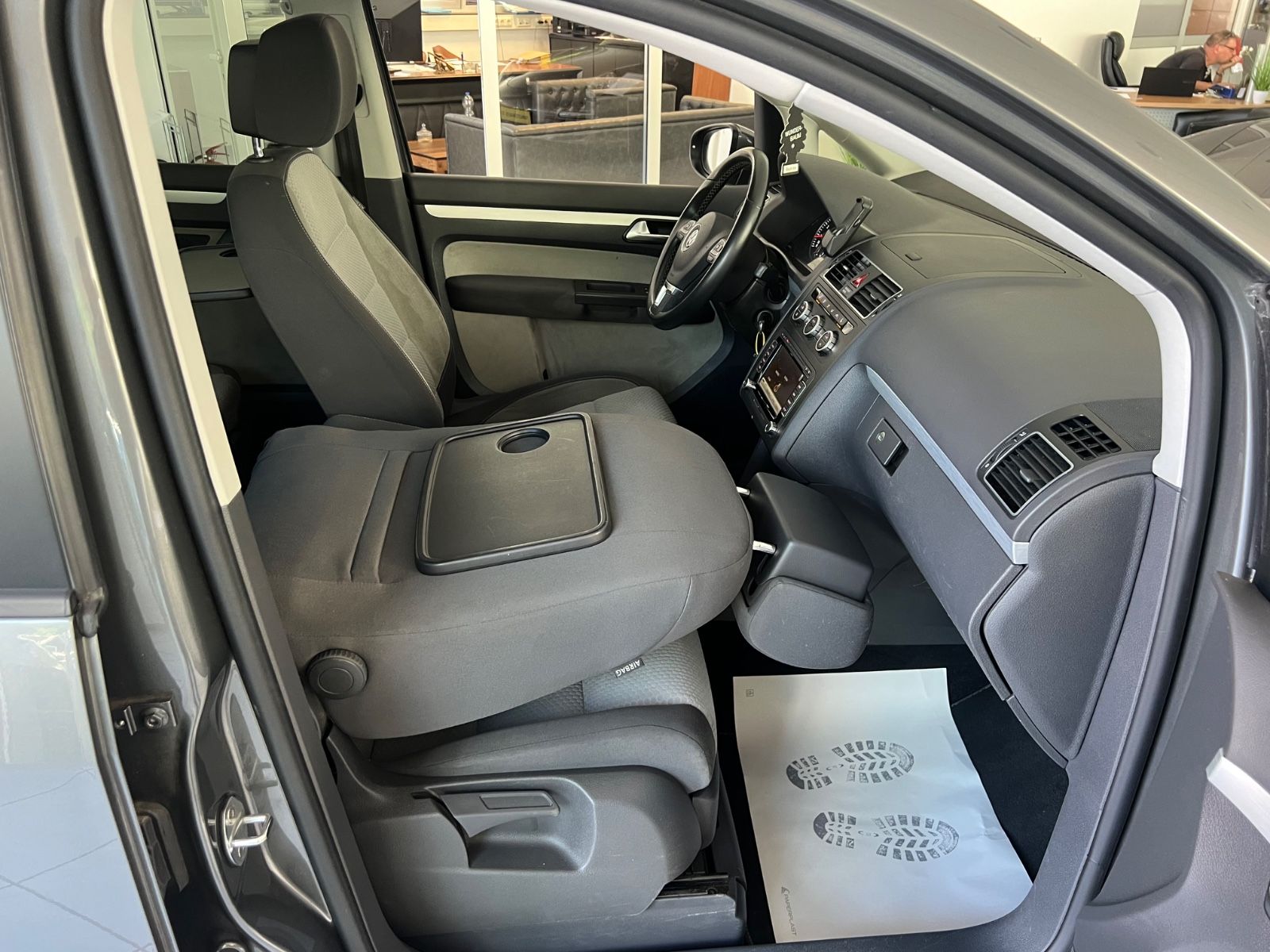 Fahrzeugabbildung Volkswagen Touran 1.4TSI CrossTouran * 7.Sitzer*PANO*KAMERA