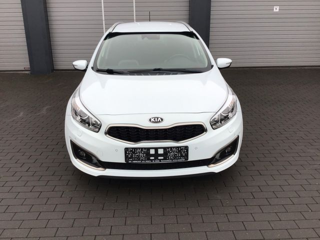 Kia cee'd / Ceed.94TKM.NAVI.KLIMA.AHK.TEMPOMAT