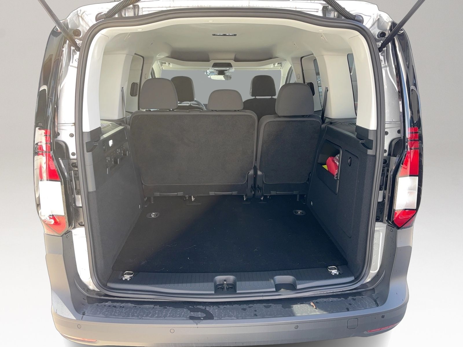 Caddy 2.0 TDI, Climatronic, AHK, Navi, Alu 16",