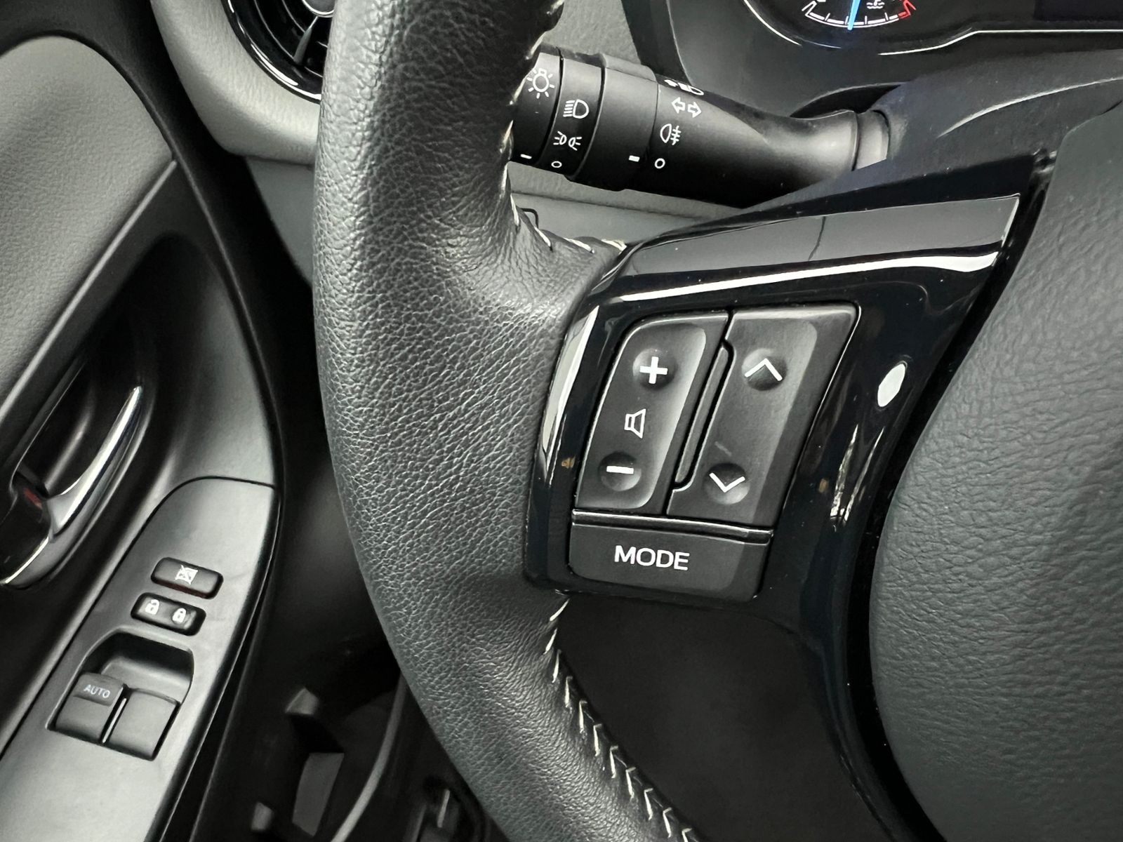 Fahrzeugabbildung Toyota Yaris 1.0 VVT-i Comfort *Klima, Kamera*