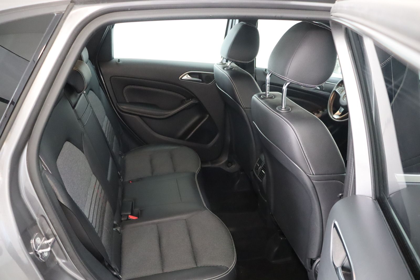 Fahrzeugabbildung Mercedes-Benz B 180 d * LED * Navigation