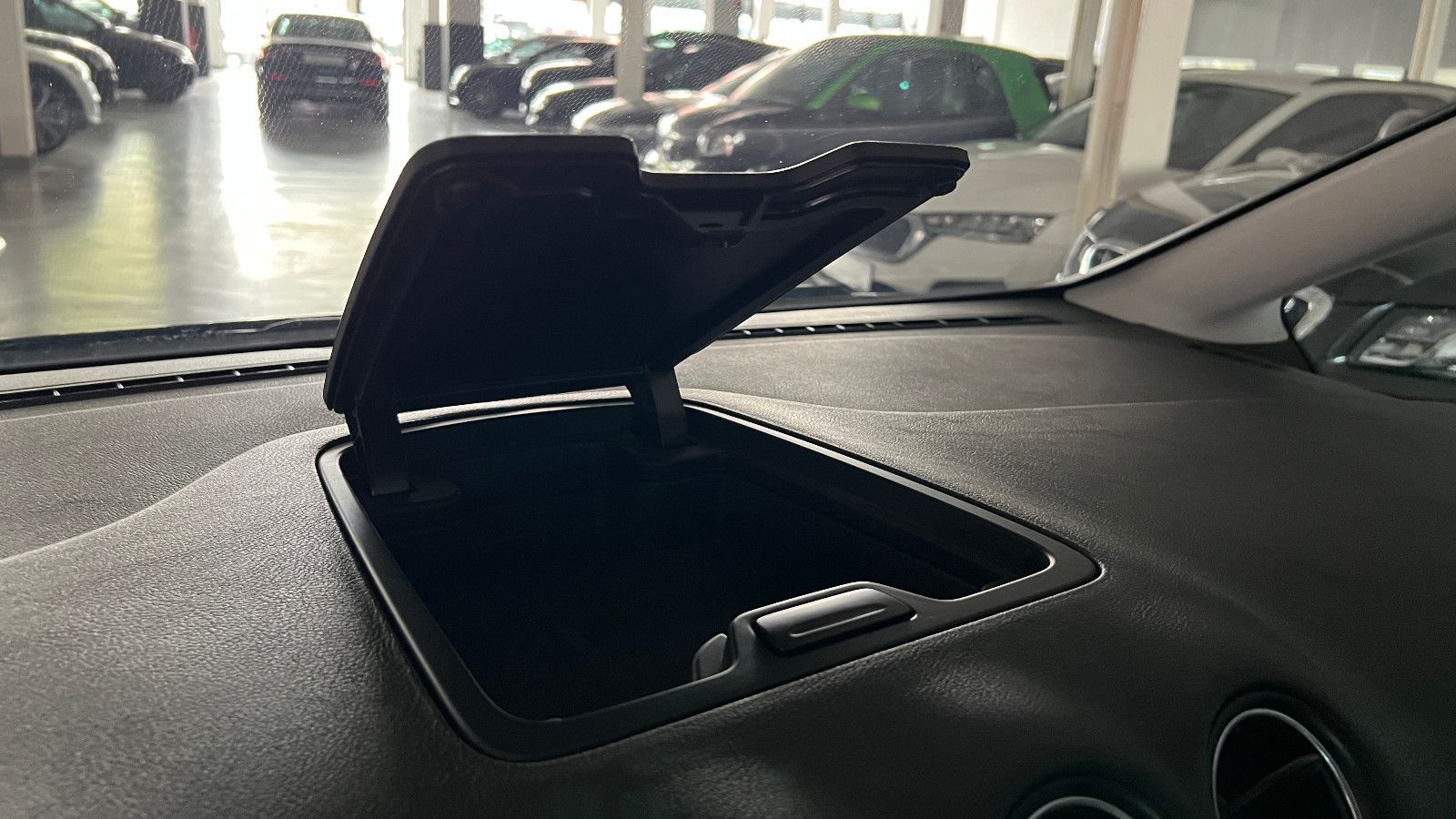 Fahrzeugabbildung Ford Galaxy 7-SITZER AUT. TITANIUM SPORT PANO MEMORY