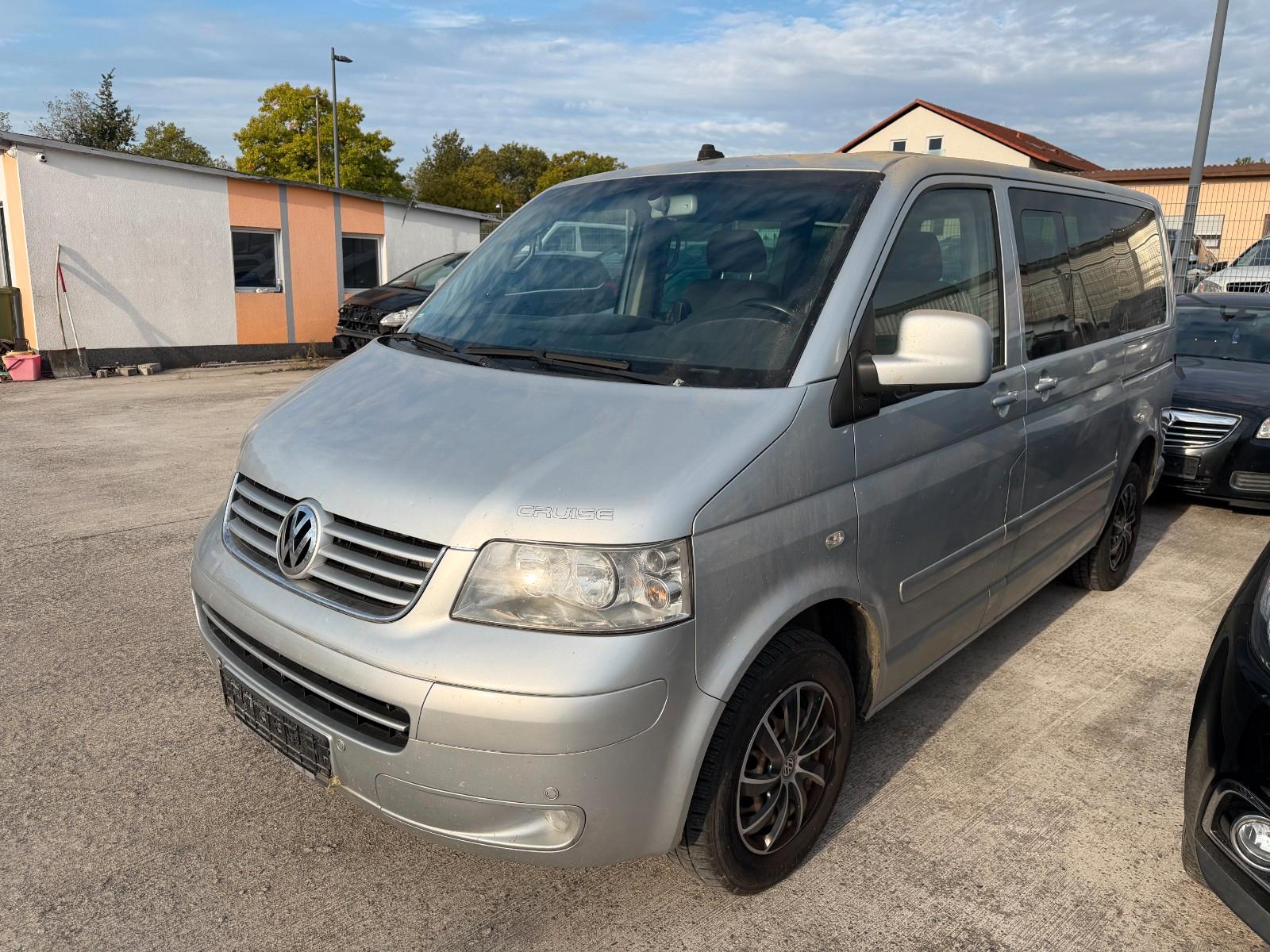Volkswagen T5 Transporter Bus Multivan