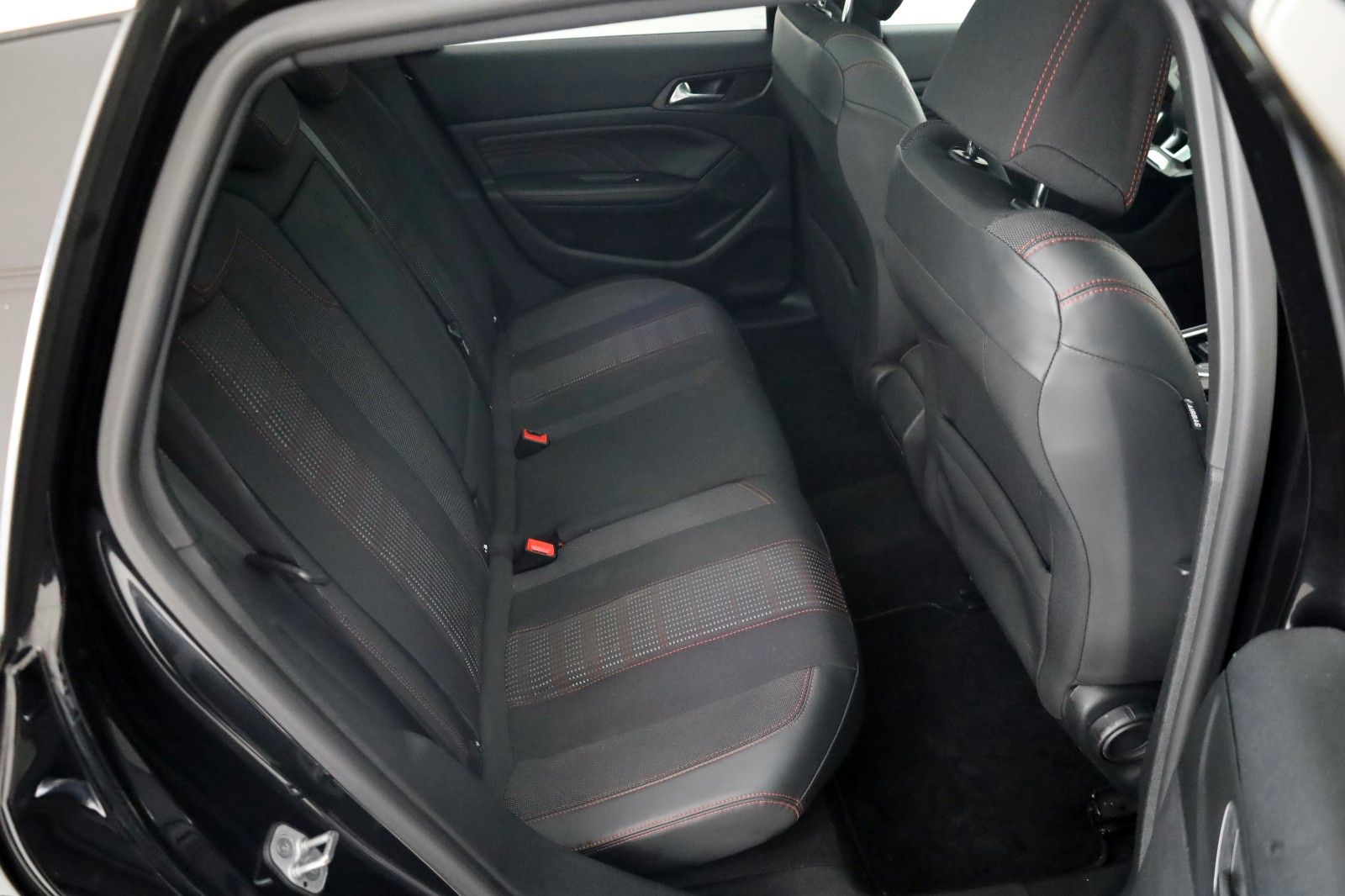 Fahrzeugabbildung Peugeot 308 SW Allure GT-Line T.Leder,Navi,LED,Panorama