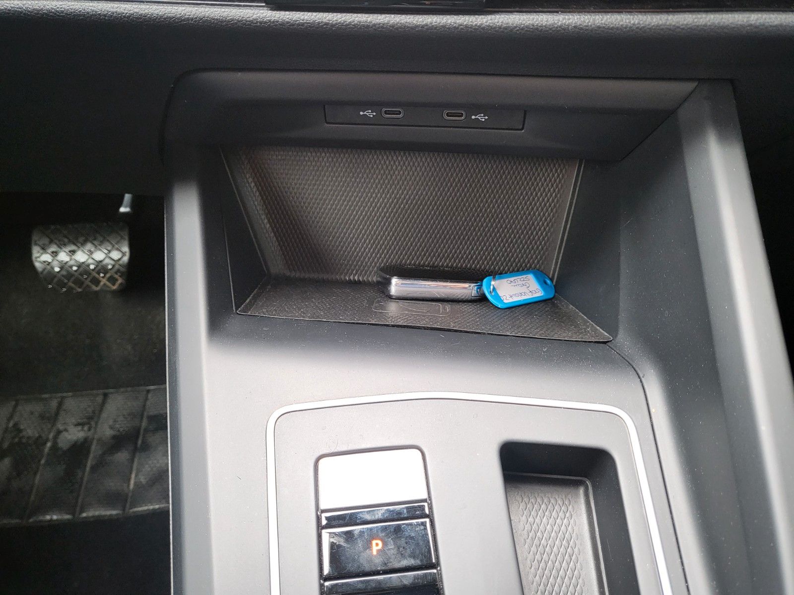 Fahrzeugabbildung Volkswagen Golf VIII Variant 2.0 TDI DSG Life AHZV NAVI