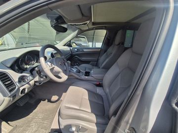 Porsche Cayenne - 10