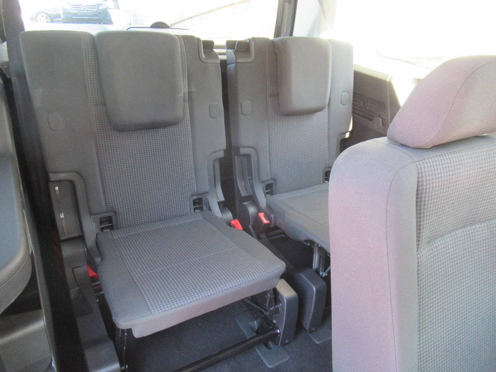 Volkswagen Caddy Basis Maxi 7 SITZER-NAVI-KAMERA-SHZ-1.HAND