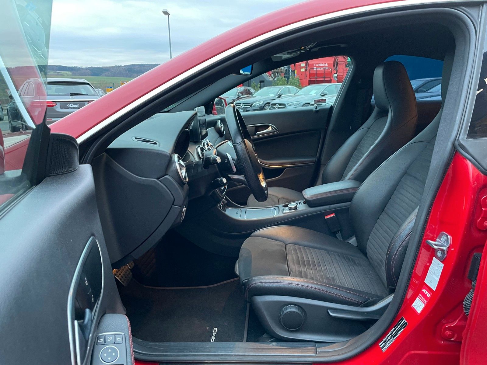 Fahrzeugabbildung Mercedes-Benz CLA 200 AMG Navi+SHZ+Klima+PDC+LED