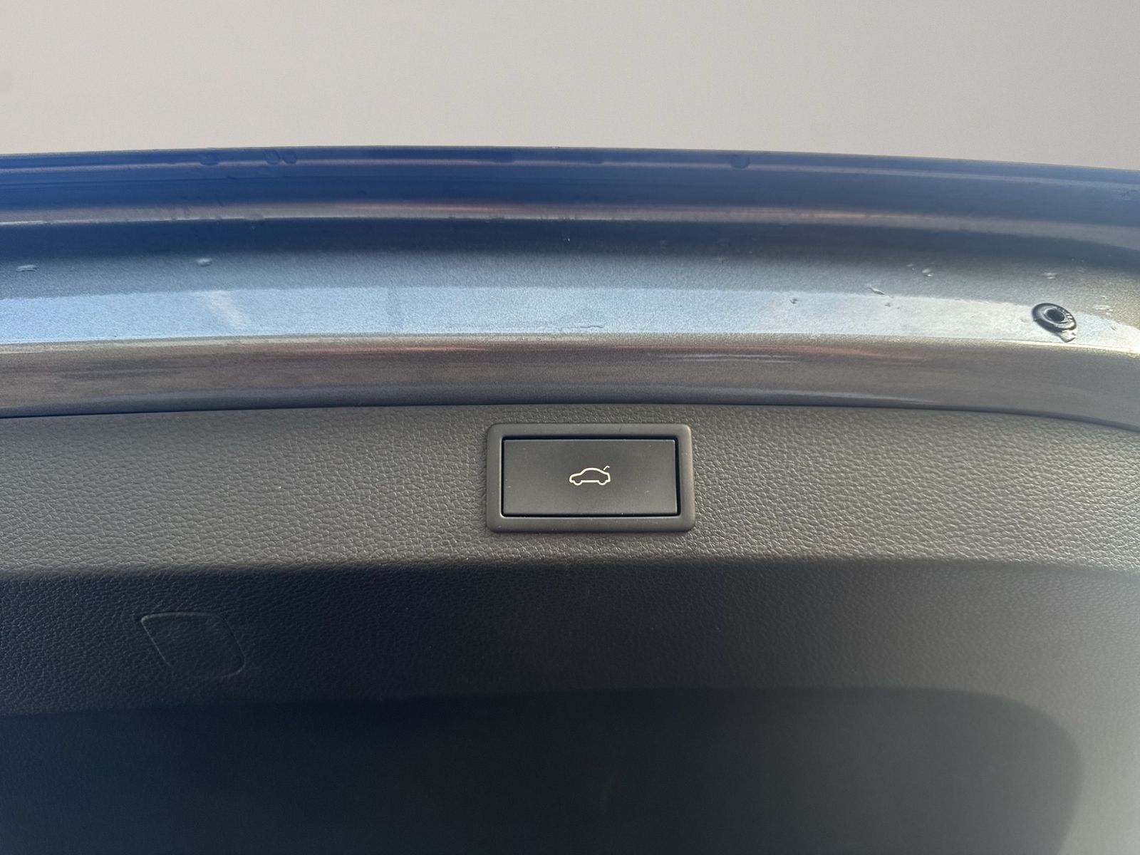 Karoq 2.0 TDI Style 4x4, AHK, PANO, Standheizung