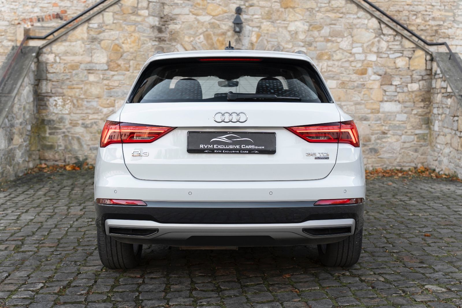 Fahrzeugabbildung Audi Q3 35 TDI QUATTRO DSP LED TOTW NAV TEMPOMAT