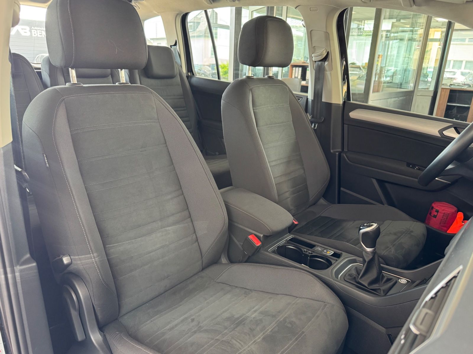 Fahrzeugabbildung Volkswagen Touran Comfortline/ACC/AHK/PDC/Navi/Massage/1H