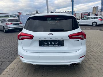 Fahrzeugabbildung Ford Focus ST-Line Hybrid Verkehrszeichenerk., Navi