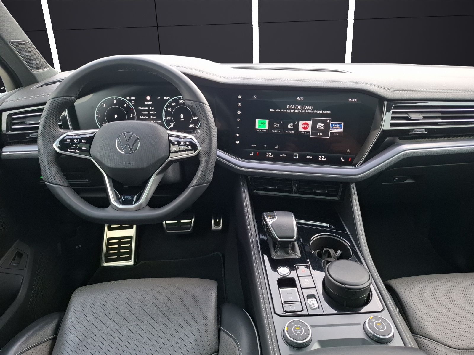 Fahrzeugabbildung Volkswagen Touareg R-Line TDI 4M IQ.Light ACC AHK STH PANO