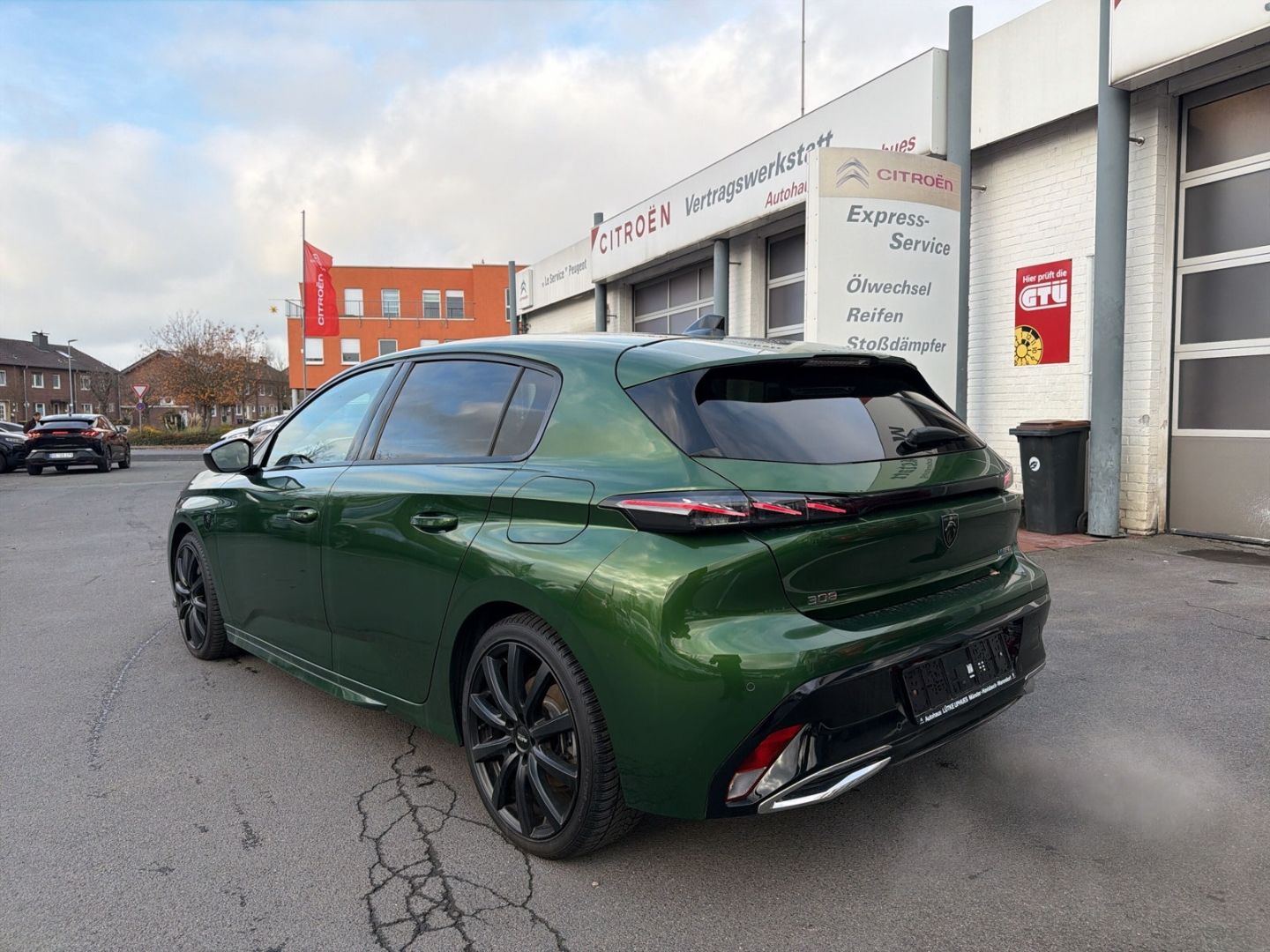 Fahrzeugabbildung Peugeot 308 GT Pack Hybrid 180 AHK-abn. El. Pano Navi