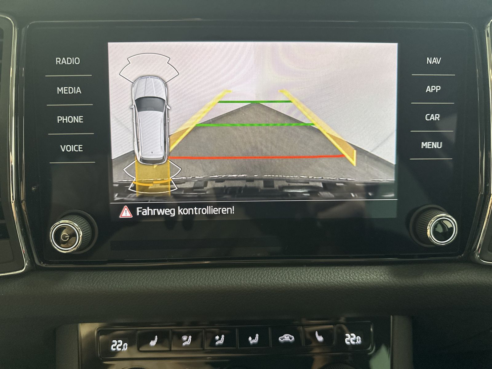 Fahrzeugabbildung SKODA Kodiaq Ambition NAV+LED+ACC+AHK+KAMERA+CARPLAY