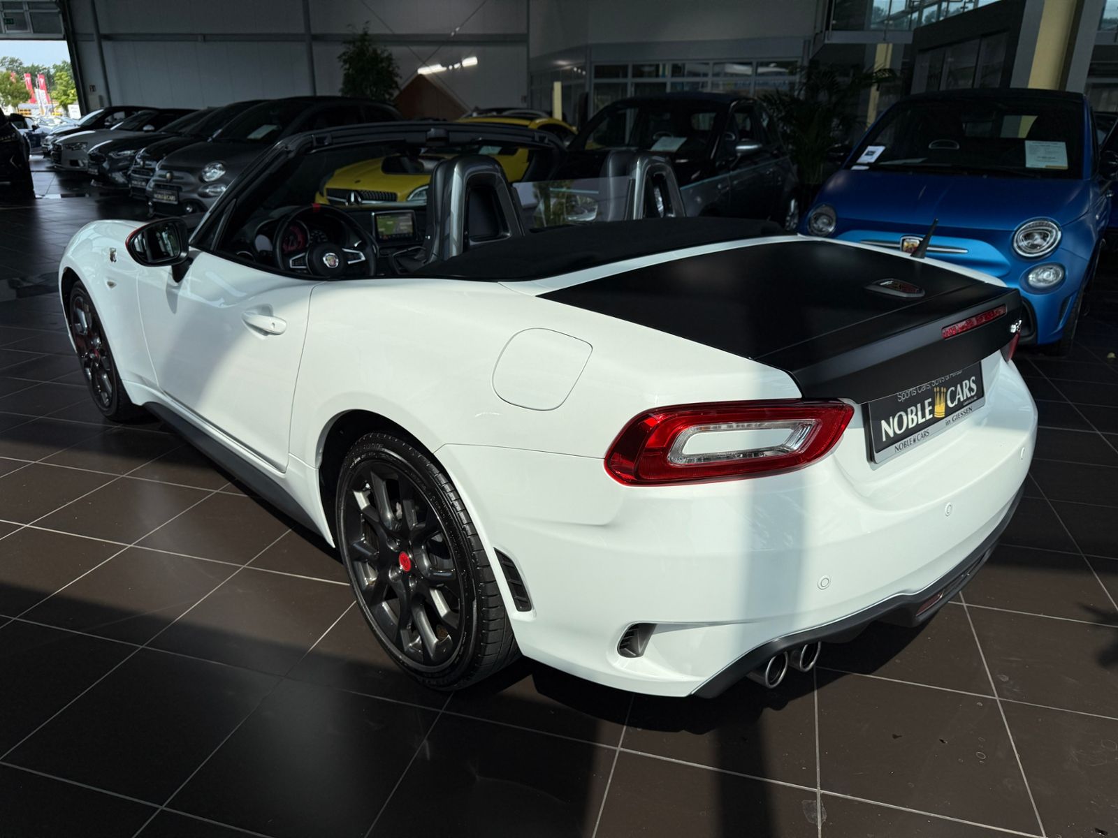 Fahrzeugabbildung Abarth 124 Spider LED LEDER ALU SHZ