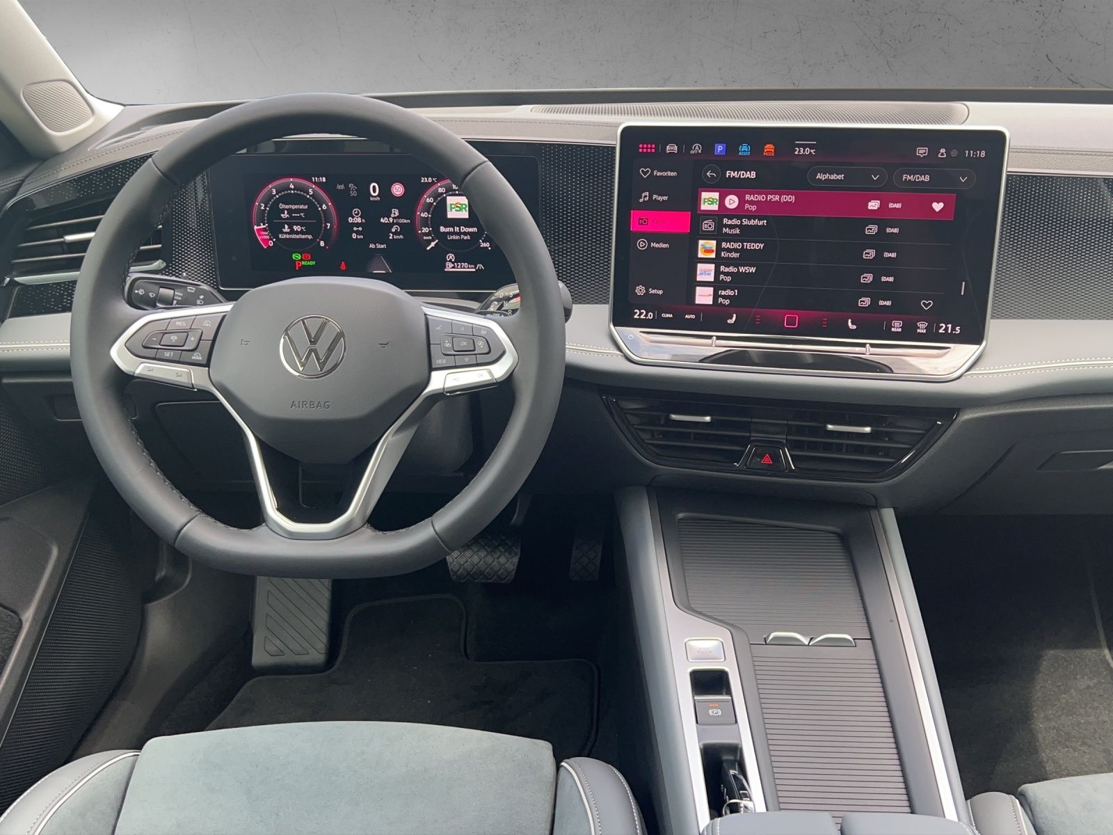 Fahrzeugabbildung Volkswagen Passat Variant eTSI Business DSG LED Navi HUD AI