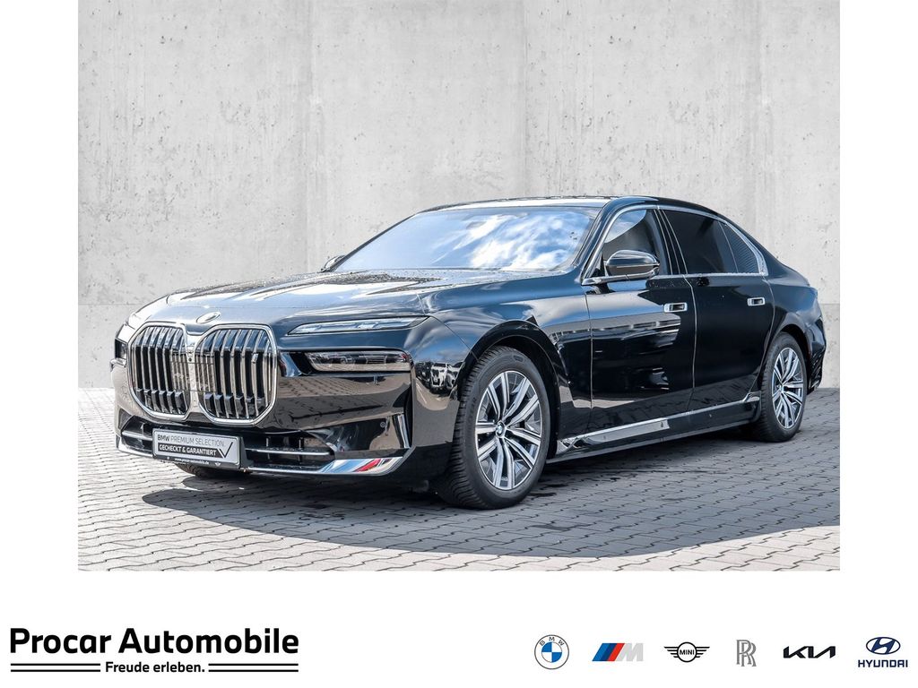BMW i7 xDrive60 TV B&W Surround DAB Aktivlenkung RFK