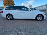 BMW 320 Baureihe 3 Touring 320i*TEMPOMAT*XENON*PDC* - BMW 320 aus 2012: 320i