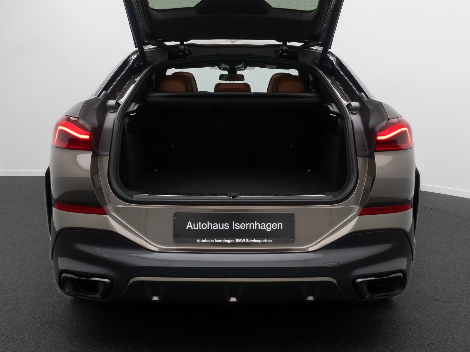 Fahrzeugabbildung BMW X6 xD40i M Sport 360°DAB Panorama Individual 22"