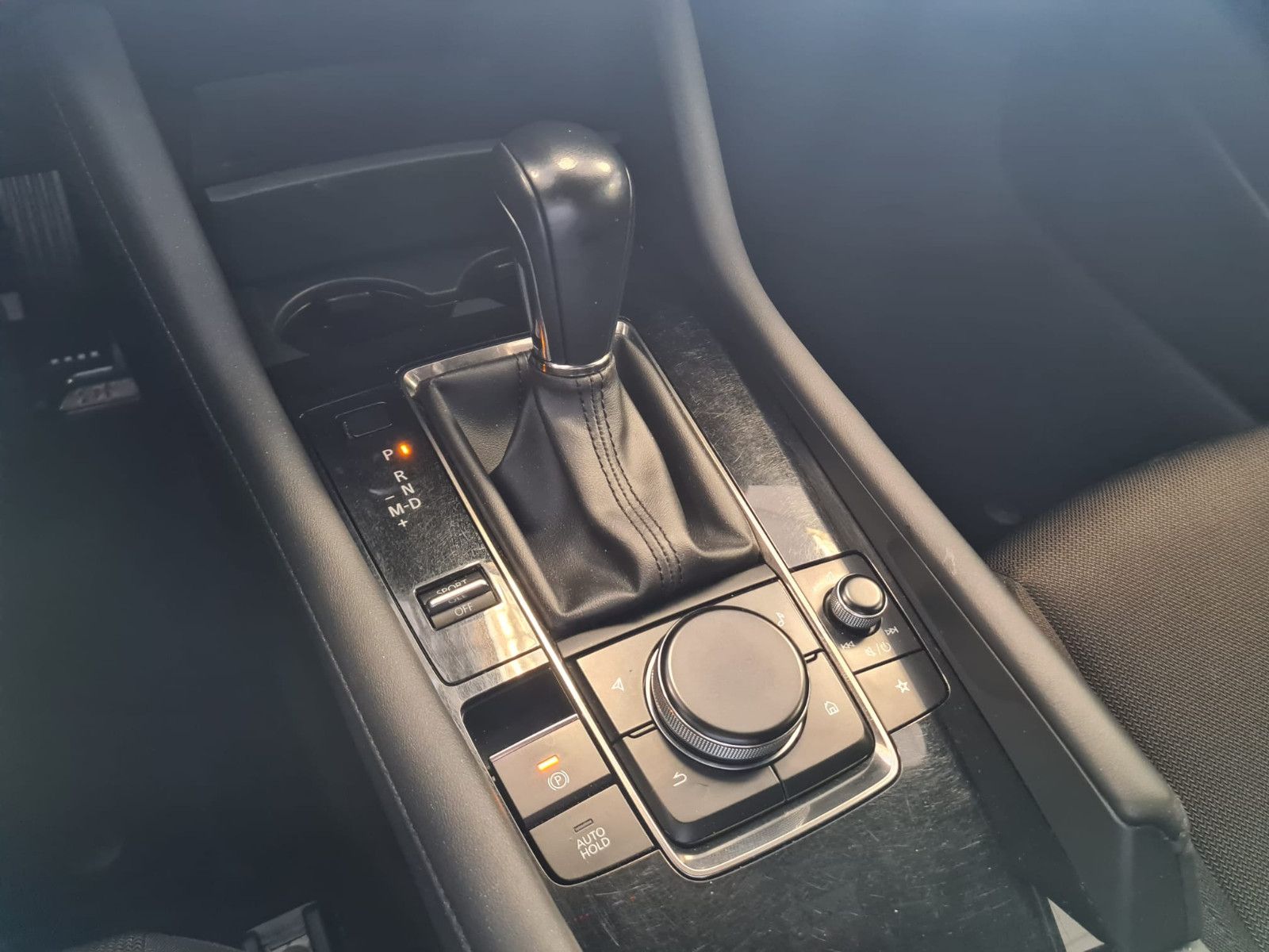Fahrzeugabbildung Mazda 3 / NAVI / 1. Hand / 8-fach-bereift / BOSE