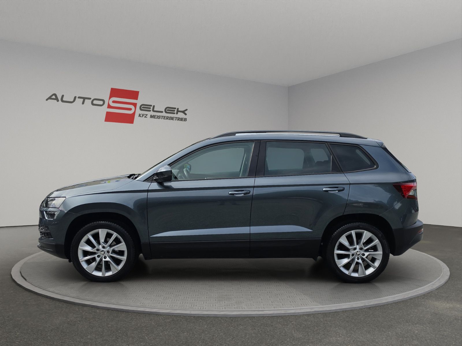Fahrzeugabbildung SKODA Karoq Ambition Apple CarPlay