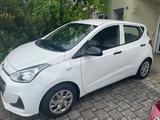 Hyundai i10 1.0 blue Classic - Hyundai i10 in Freiburg
