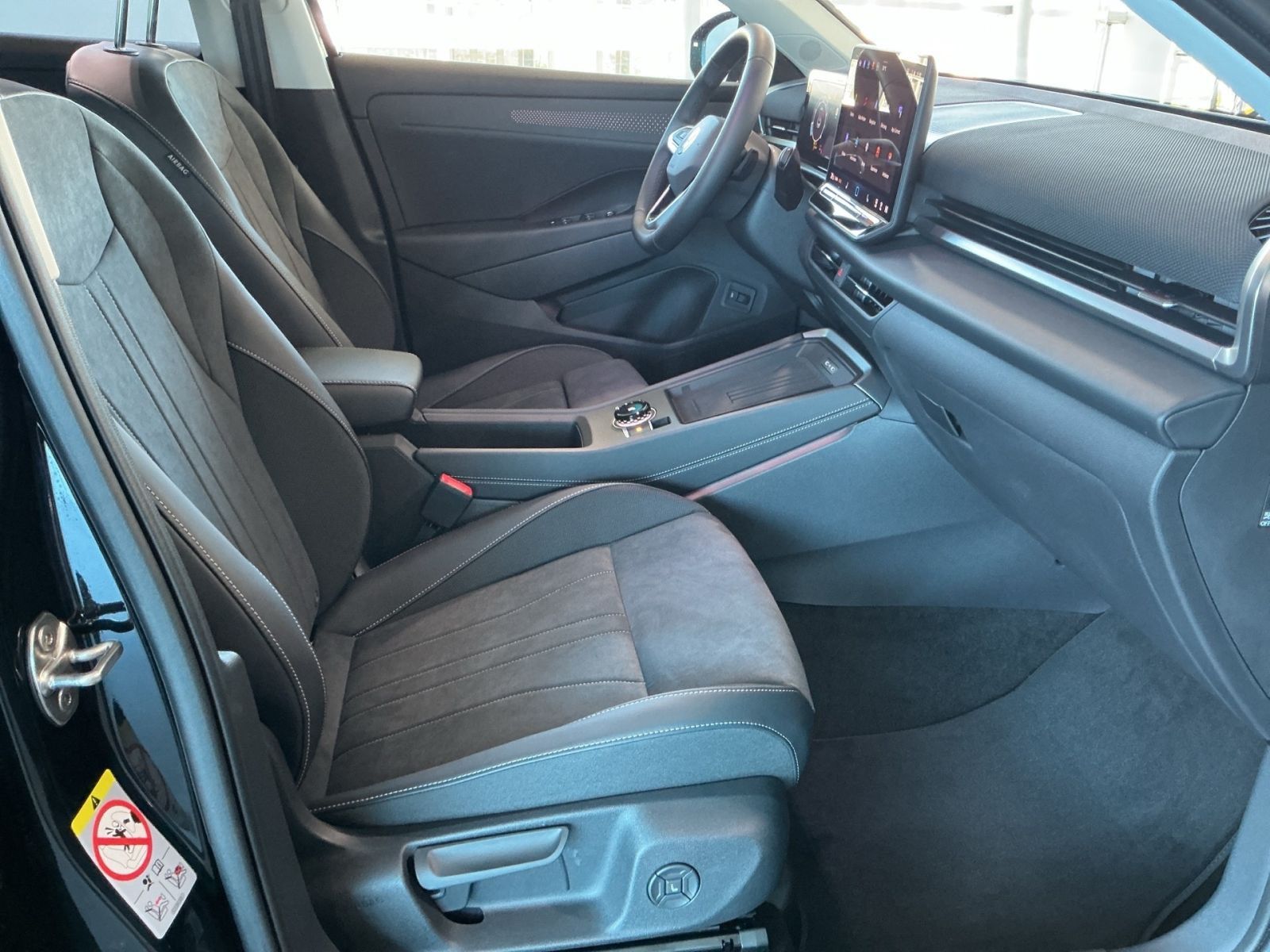 Volkswagen T-Roc - Bild 15