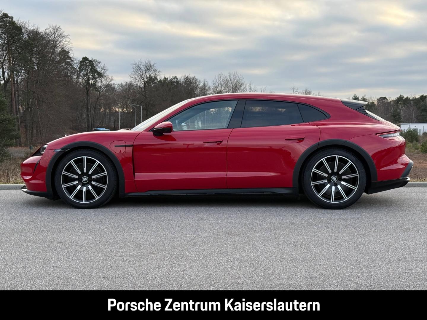 Porsche Taycan 4 Cross Turismo SurroundView Luftfederung