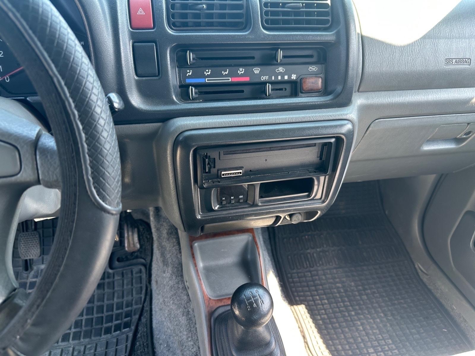 SUZUKI JIMNY SANTANA CABRIOLET 80CH - 4X4 - BVM - CT A JOUR
