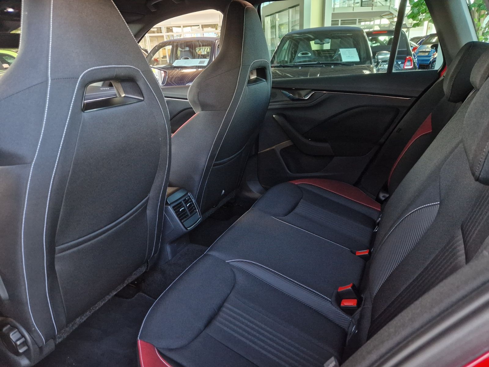 Fahrzeugabbildung SKODA Kamiq Monte Carlo AHK PANO LED NAVI