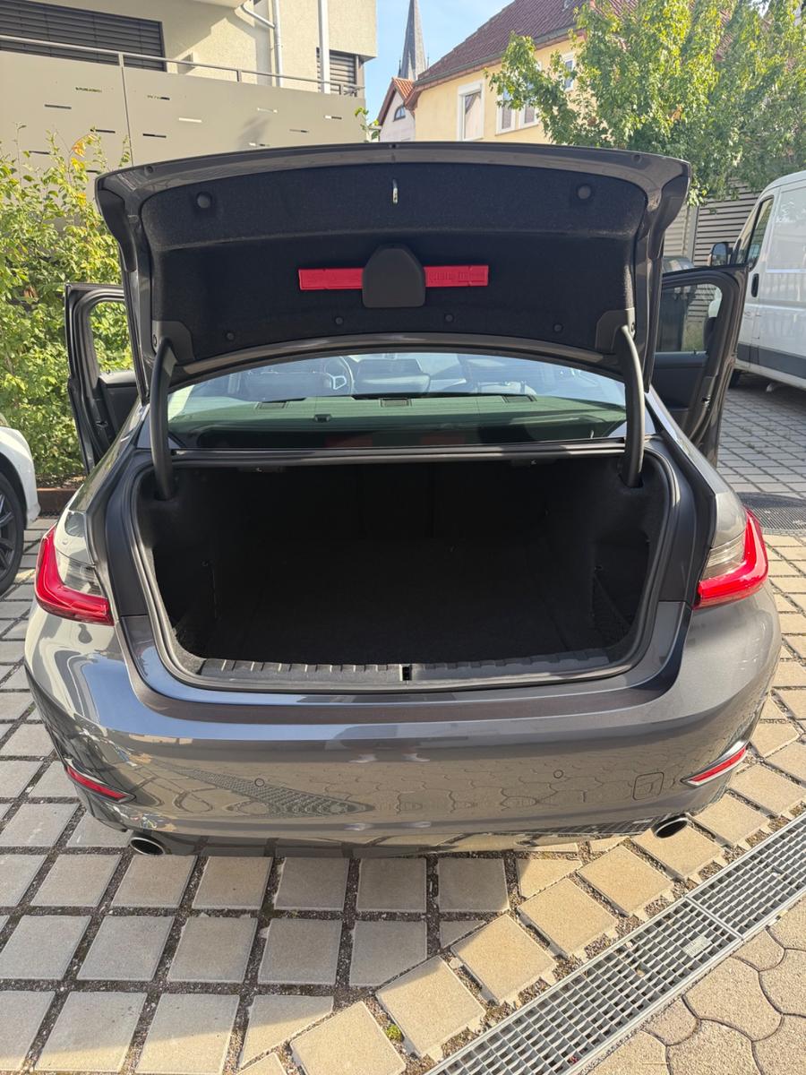 BMW 3er G20 318d Automati,Standheizung,TÜV 10/27