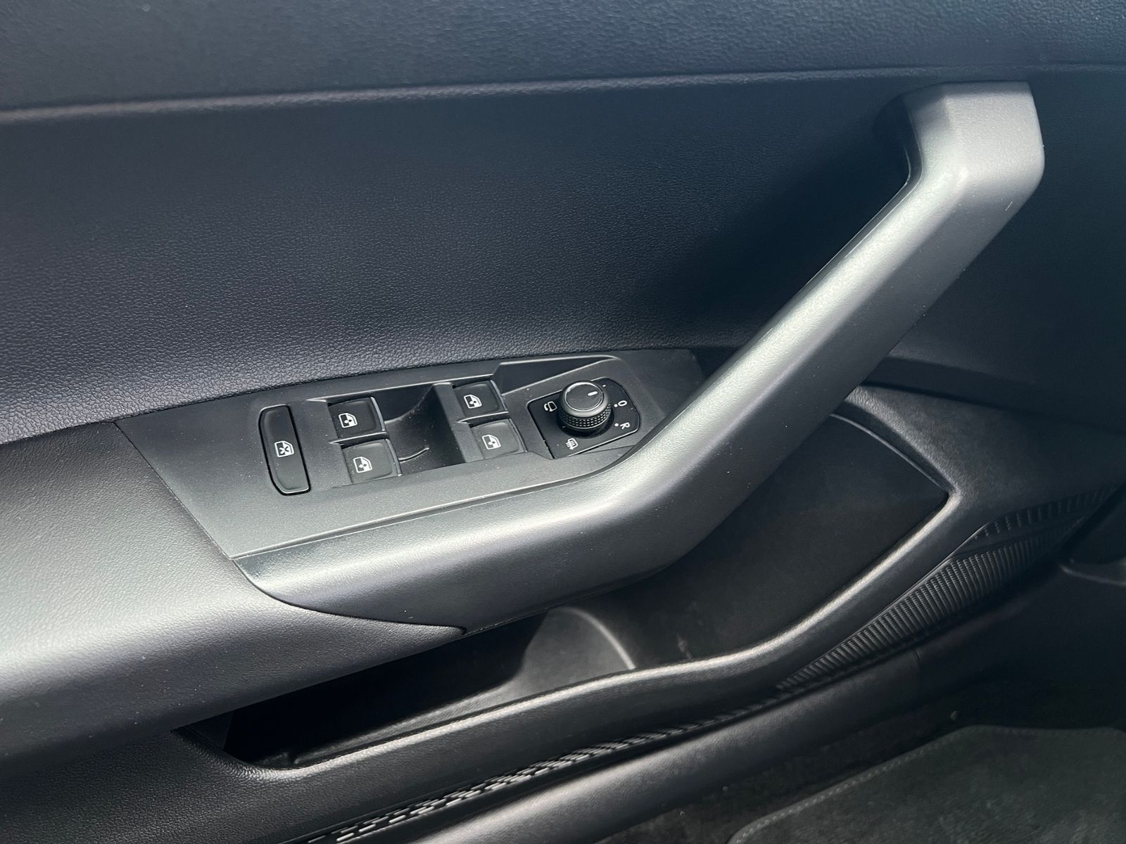 Fahrzeugabbildung Volkswagen Taigo GOAL 1,0 l TSI OPF *LED,ACC,beats,Kamera,1