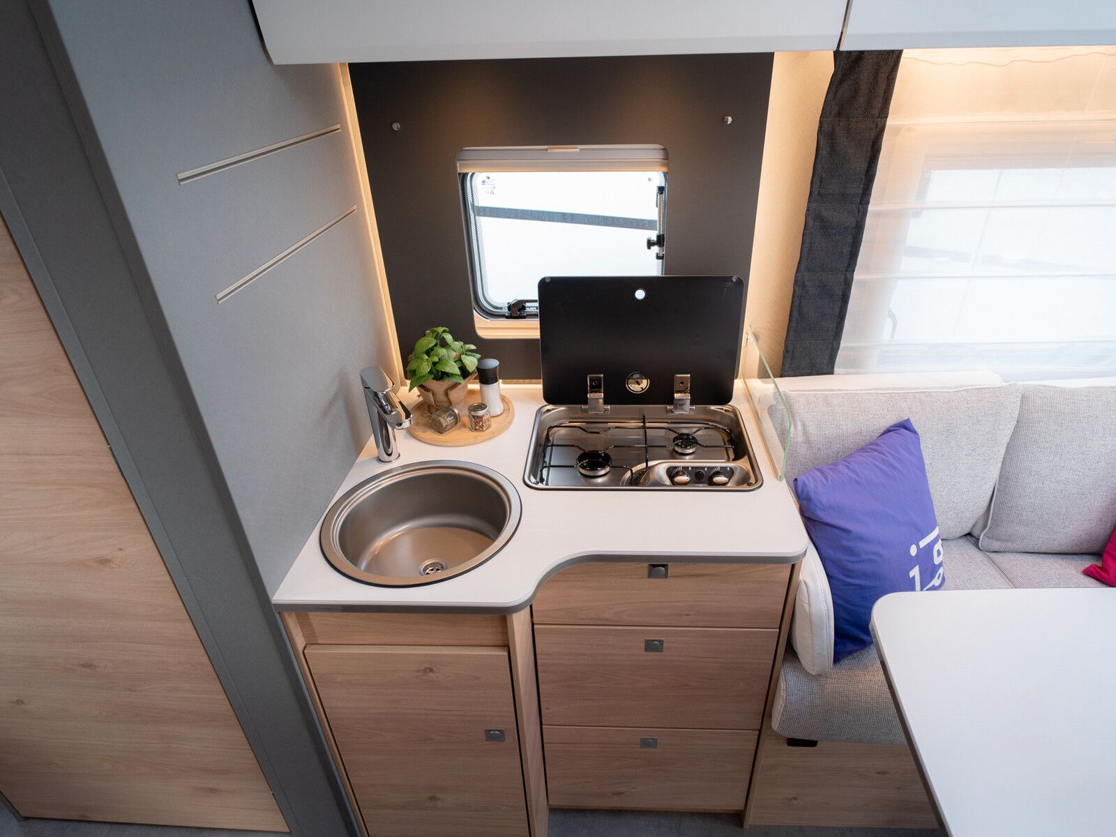 Fahrzeugabbildung Dethleffs Just Camp Active T 7052 DBL *AKTION*Hubbett*Navi