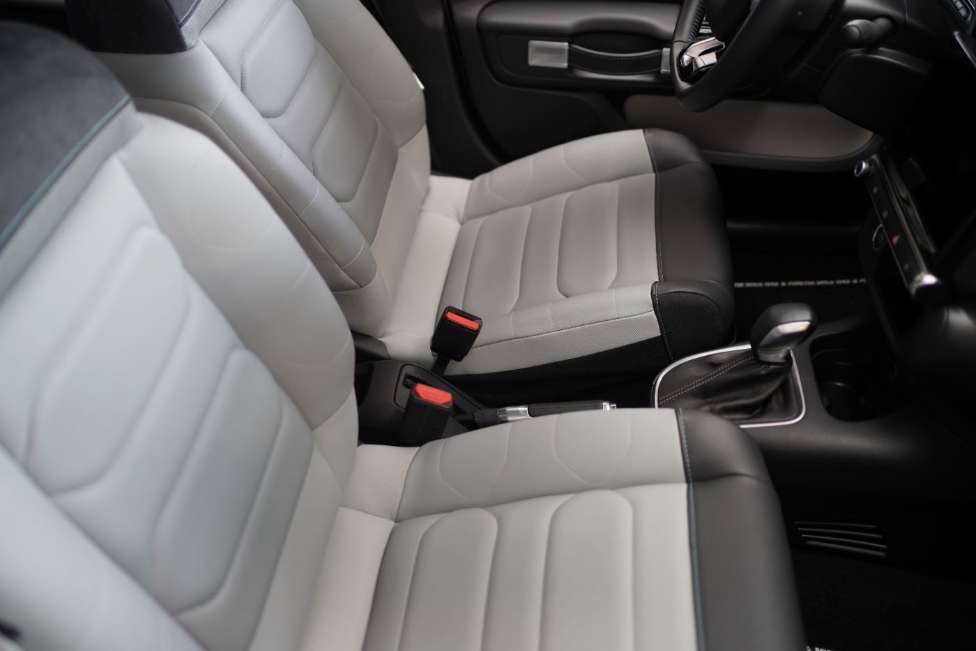 Fahrzeugabbildung Citroën C3 PureTech 110 EAT6 Elle Automatik Sitzheizung