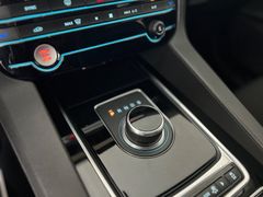 JAGUAR F-PACE R-Sport 4x4 PANO/ MERIVAN /1.HD / 81.tKM JAGUAR F-PACE R-Sport 4x4 PANO/ MERIVAN /1.HD / 81.tKM