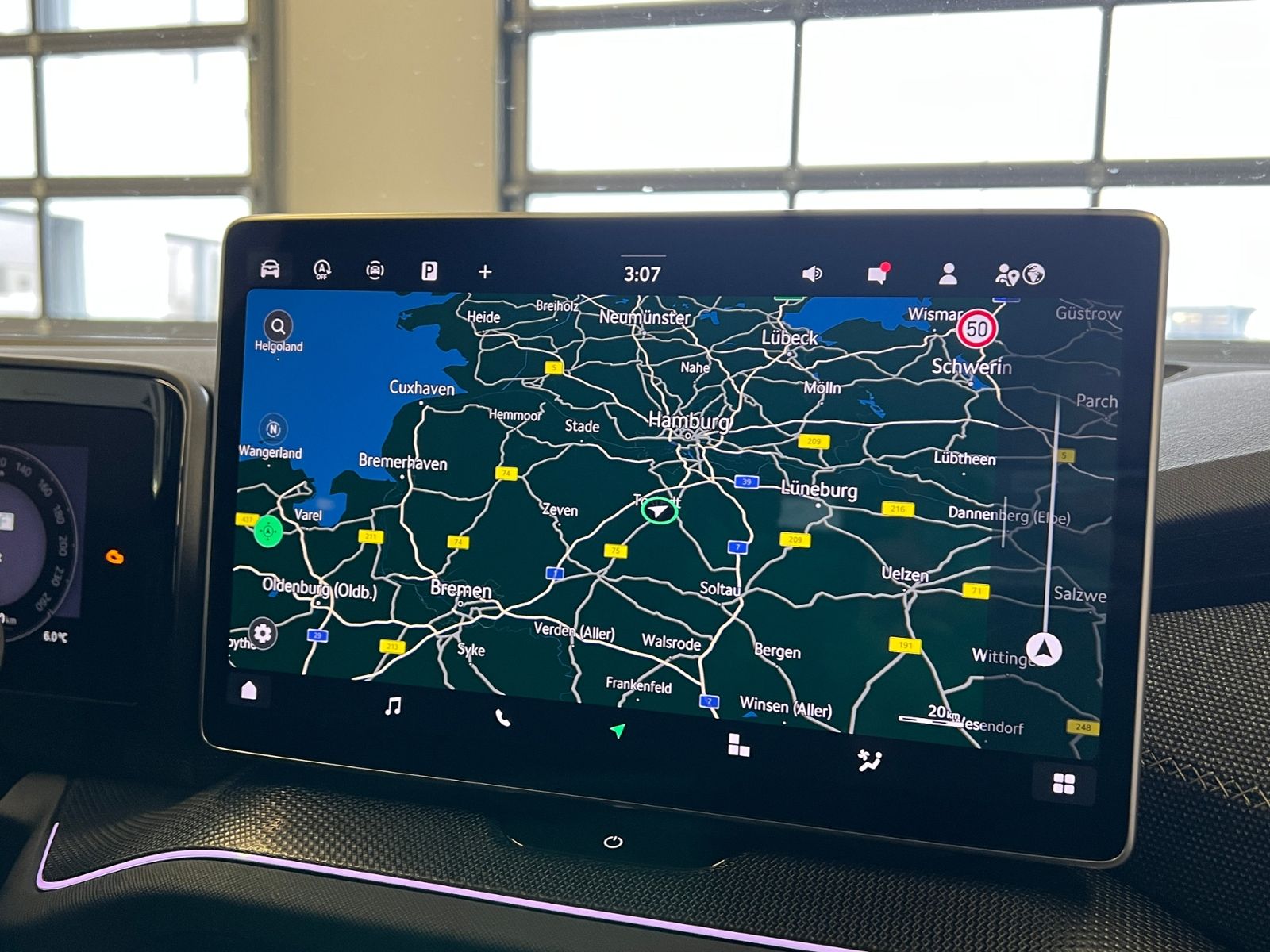 Fahrzeugabbildung SKODA Kodiaq Selection 2.0 TDI DSG *AHK, 7 Sitze, Pano
