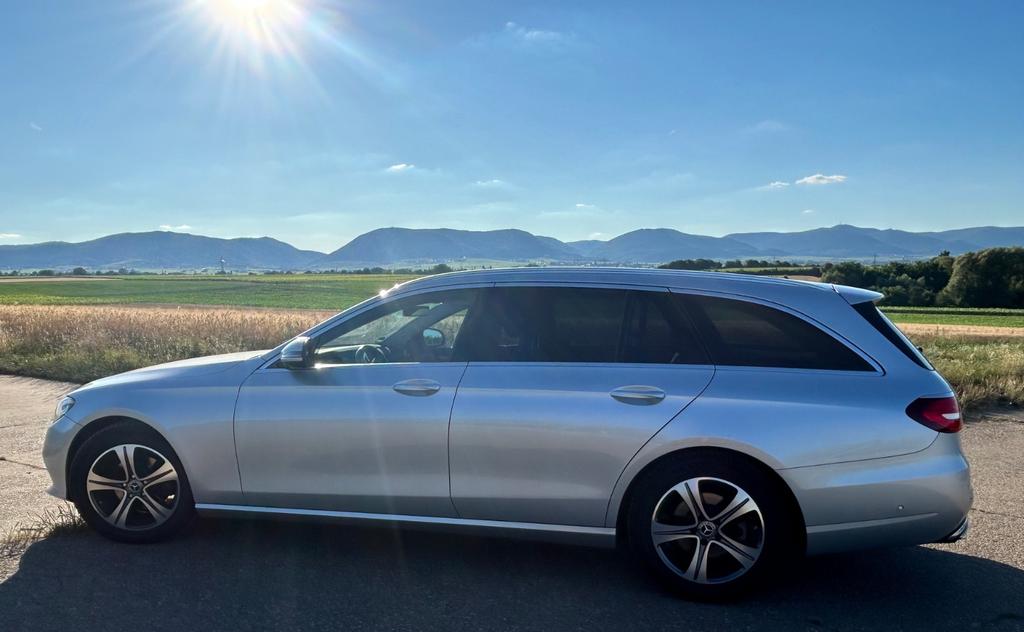 Mercedes-Benz E 200