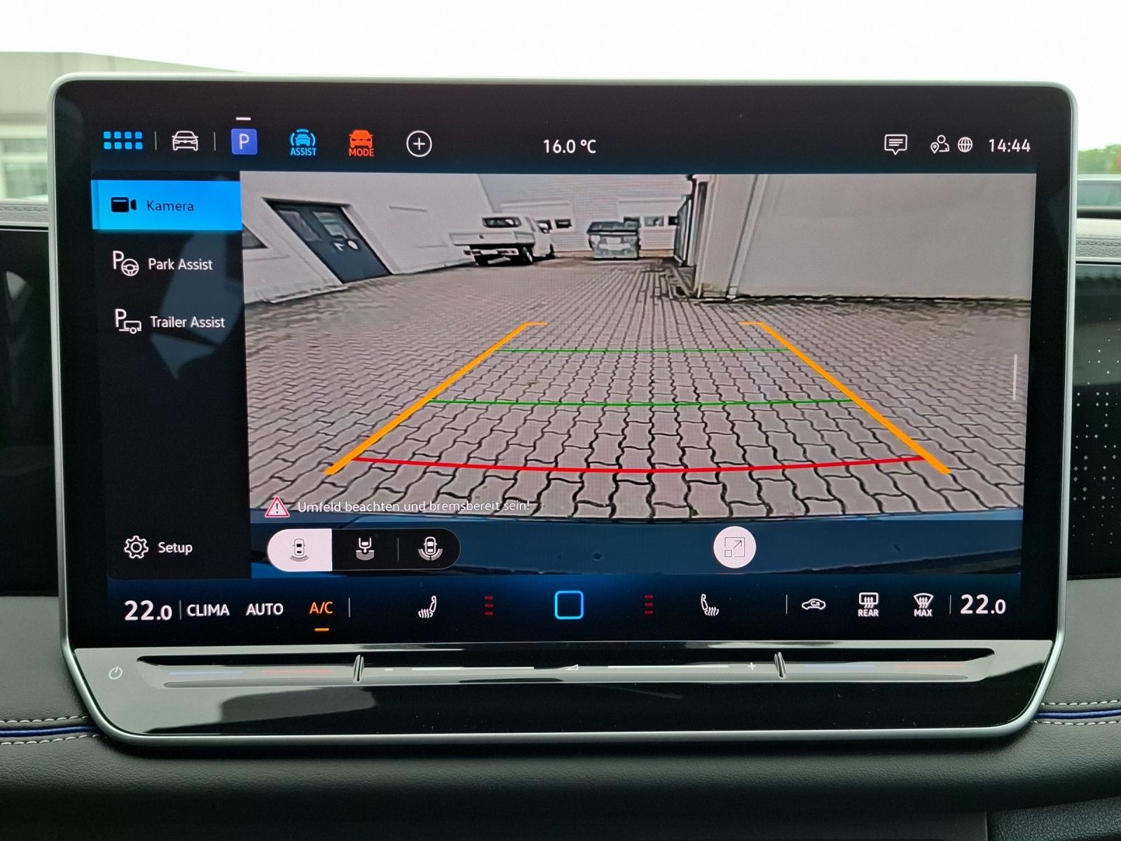 Fahrzeugabbildung Volkswagen Tiguan eTSI R-Line DSG Standhzg. Matrix AHK Navi