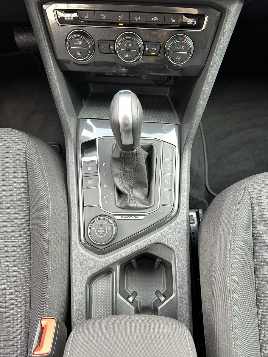Fahrzeugabbildung Volkswagen Tiguan Allspace 2.0 TDI DSG 4M CL NAV+ACC+KAMERA