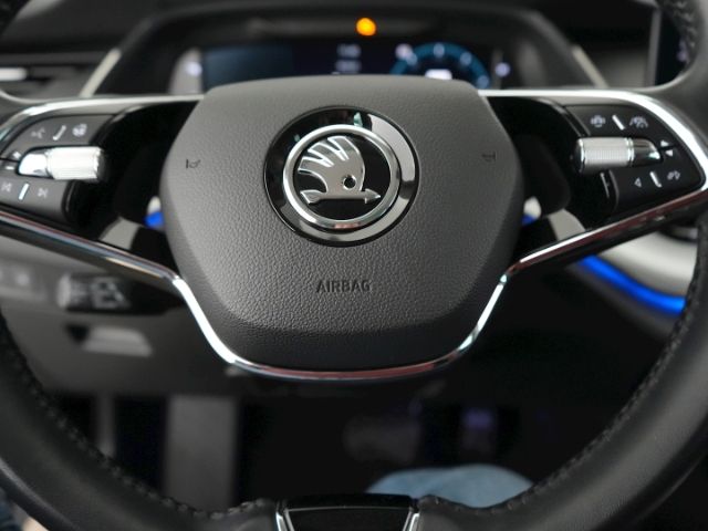 Octavia COMBI TOUR TDI DSG+AHK+KLIMA+NAVI+LED-SC