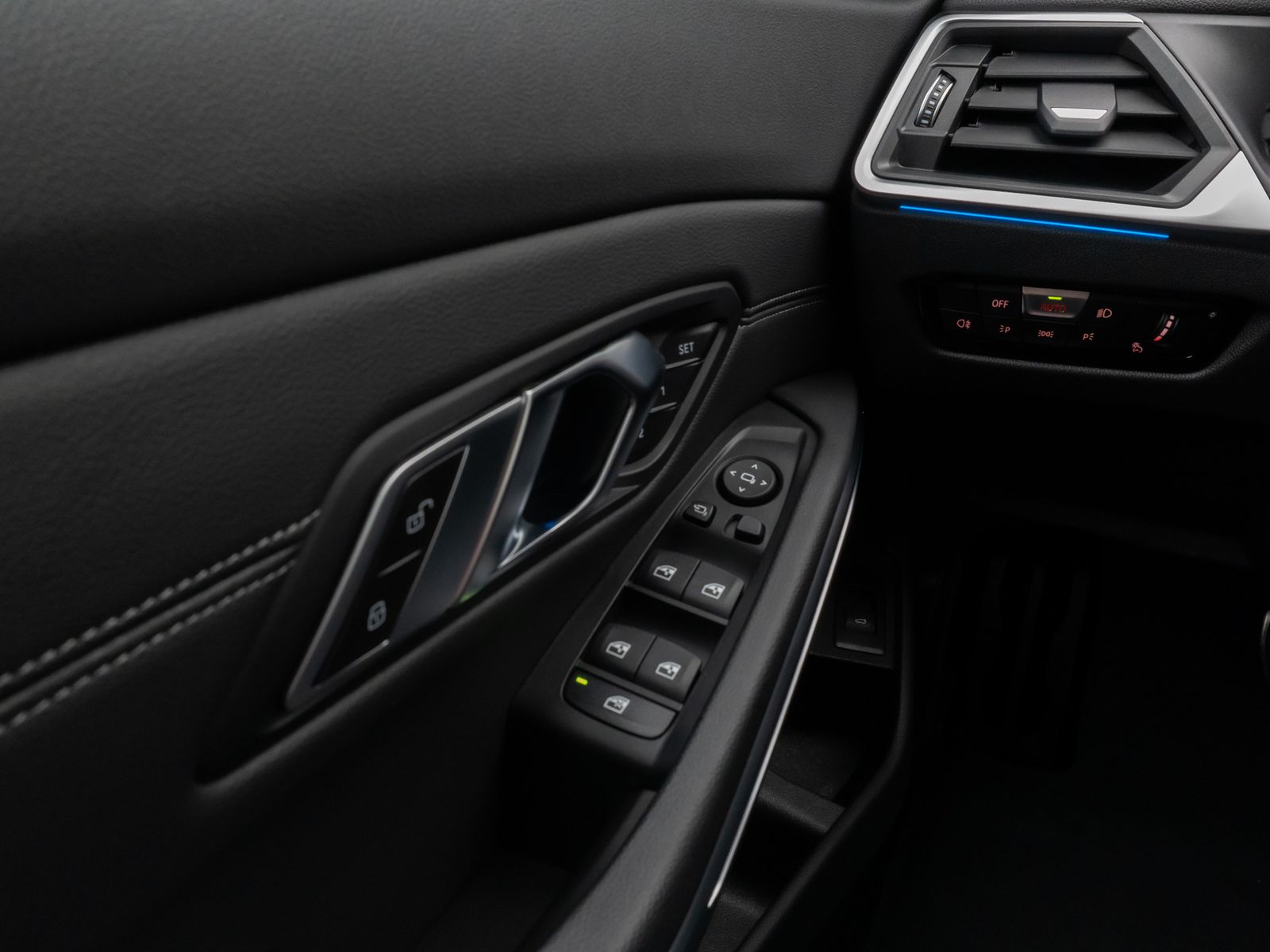 Fahrzeugabbildung BMW 320d M Sport Kamera DAB HiFi HUD Stop&Go Komfort