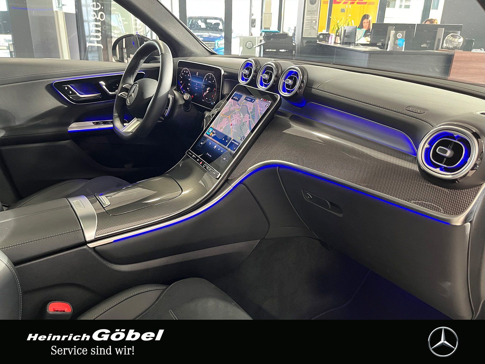 Fahrzeugabbildung Mercedes-Benz GLC 300 d AMG+DIGITAL-L+PANO+AHK+360°+MEMORY