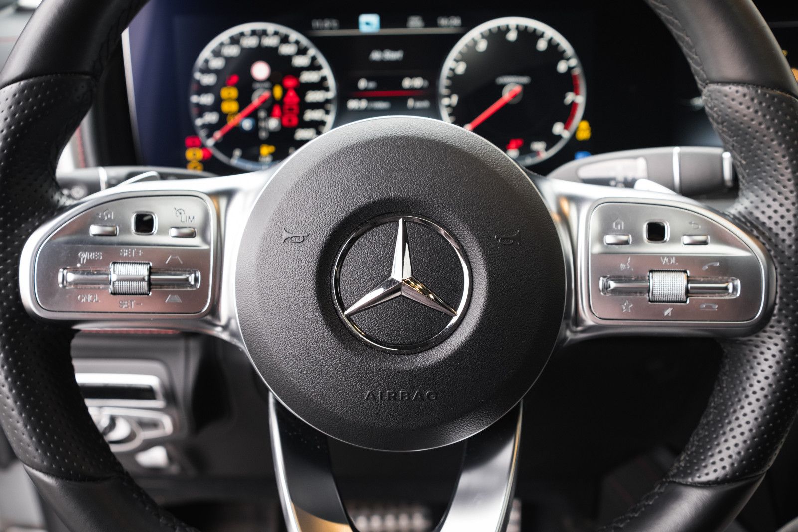 Fahrzeugabbildung Mercedes-Benz G 500-Burmester-Manufaktur-Leder-Night-Paket