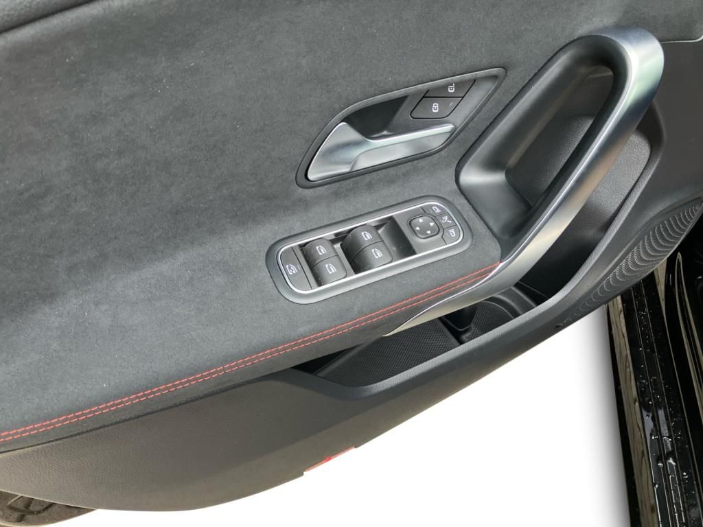 Fahrzeugabbildung Mercedes-Benz A 200 AMG*LED*AHK