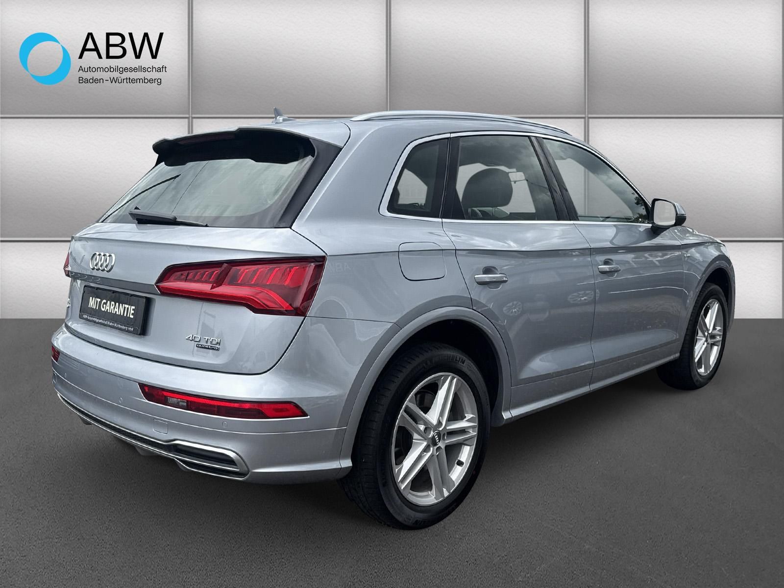 Fahrzeugabbildung Audi Q5 40 TDI quattro sport S line Sport-Paket /Plus