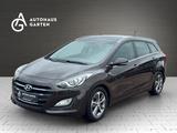 Hyundai i30 1.6 GDI Automatik PDC SHZ Tempo Navi Klima - Hyundai i30 mit Benzin-Antrieb: Kombi, 1.6