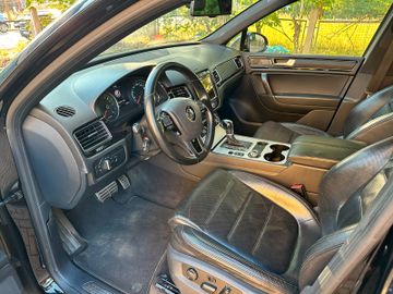 Volkswagen Touareg - 7