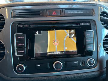 Volkswagen Tiguan Sport & Style 4Motion *BiXenon*Navi*AHK*